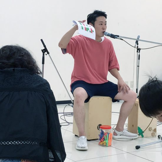 中岡さんとともにカホンセッション!実はかなり豪華な時間ですよ。