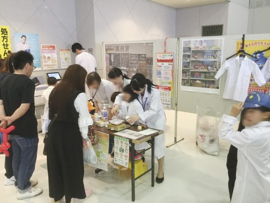 薬剤師さん。真剣に処方しています!