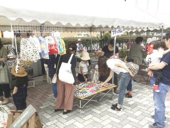 小物も売っていました
