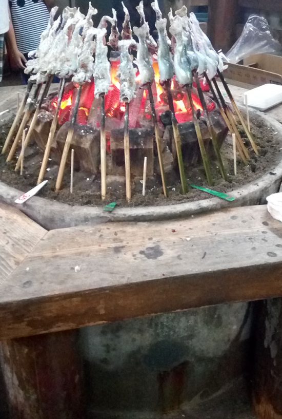 炭焼きのニジマス