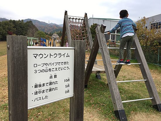 徐々に難易度が上がります。下着が出ていても夢中。